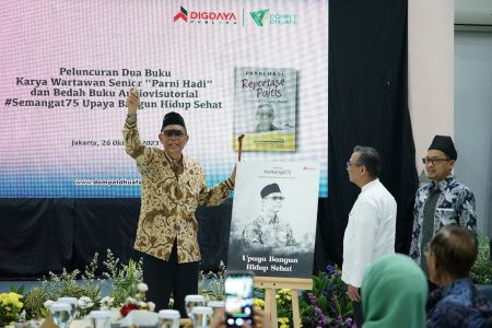 Di Usia 75 Parni Hadi Tetap Semangat Berkarya, dan Terbaru Buku Inovatifnya Audiovisutorial